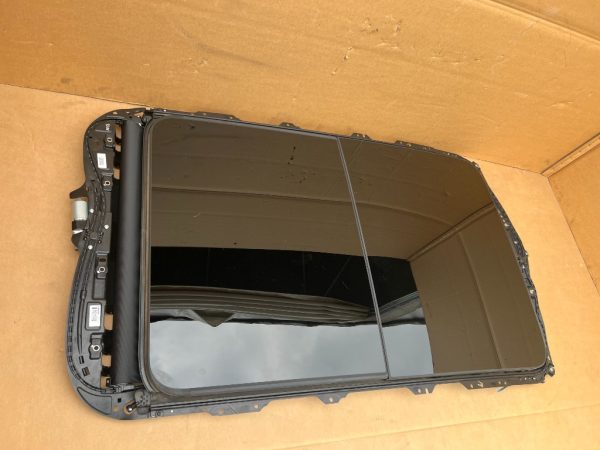Trapa panoramica completa VW Golf 7 variant alltrack 5G9877041C 5G9 877 041 C - Dezmembrari Auto