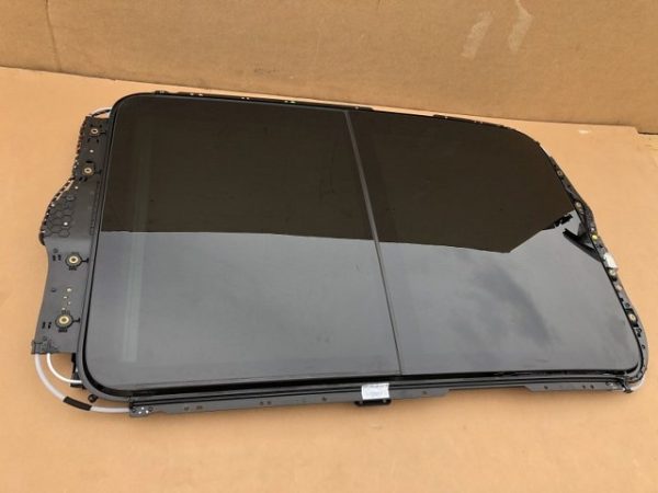 Trapa panoramica VW Sharan 7N 2017 7N0 959 591 B 7N0 877 041 D - Dezmembrari Auto