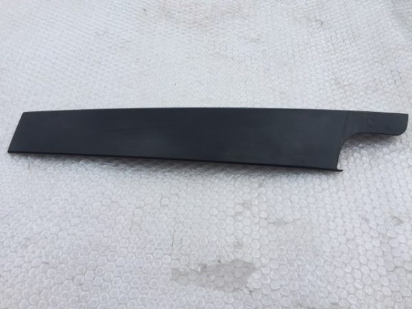 Trim geam lateral dreapta fata VW Golf 7 variant 5G4 837 902 D 5G4837902D - Dezmembrari Auto