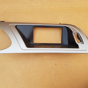 Trim ornament display navigatie Audi A4 B8 8K1857186G 8K1 857 186 G - Dezmembrari Auto