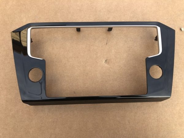 Ornament trim display mare Discover Pro VW Passat B8 3G2858069D 3G2 858 069 D - Dezmembrari Auto