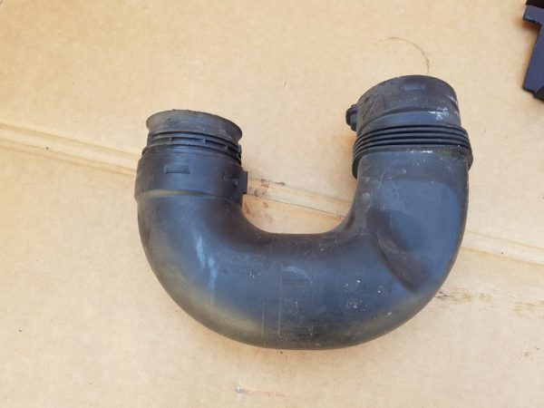 Tublulatura aer Audi A3 8P 1.6 tdi 1K0129618BQ 1K0 129 618 BQ - Dezmembrari Auto
