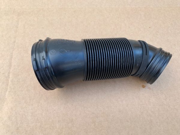 Tubulatura admisie VW Passat B8 1.5 tsi facelift 2020 5Q0129684C 5Q0 129 684 C - Dezmembrari Auto