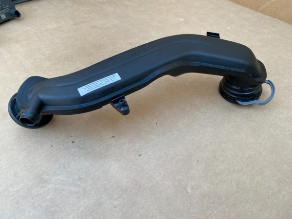 Tubulatura aer Audi A3 8Y 05E145674G 05E 145 674 G la 0 km - Dezmembrari Auto