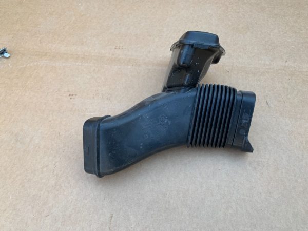 Tubulatura aer BMW G11 G12 M 760 LXiA seria 7 din 2017 8617096 - Dezmembrari Auto