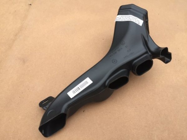 Tubulatura aer bord VW Golf 7 2.0 tdi 5G1819151A 5G1 819 151 A - Dezmembrari Auto