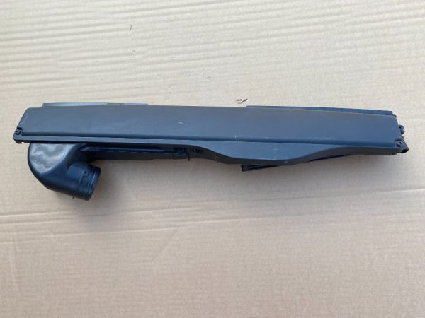 Tubulatura aer trager VW Golf 7 5Q0129254E 5Q0 129 254 E - Dezmembrari Auto