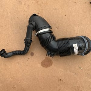 Tubulatura aer VW Arteon 2.0 tdi 5Q0129656E 5Q0 129 656 E la 0 km - Dezmembrari Auto