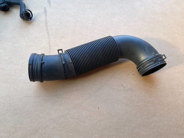 Tubulatura aer VW Golf 7 5Q0129618J 5Q0 129 618 J - Dezmembrari Auto