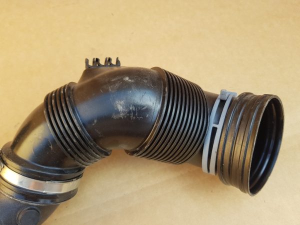 Tubulatura aer VW Jetta 2016 2.0 tdi 1K0129654BH 1K0129656AP - Dezmembrari Auto