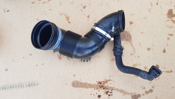 Tubulatura aer VW Passat B8 2.0 tdi 3Q0129656B 3Q0 129 656 B - Dezmembrari Auto