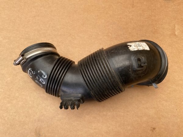 Tubulatura aer VW Passat B8 2.0 tdi 5Q0129654E 5Q0 129 654 E - Dezmembrari Auto