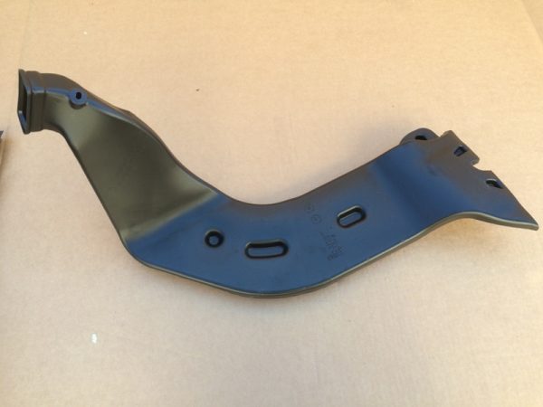 Tubulatura aer VW Passat B8 2015 5Q0819805 5Q0 819 805 - Dezmembrari Auto