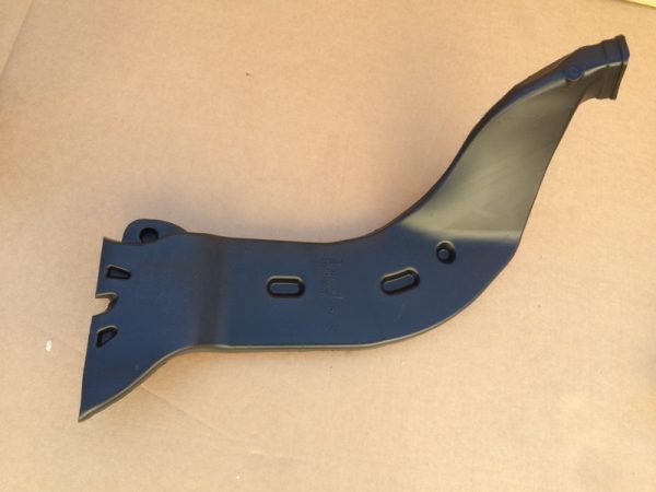 Tubulatura aer VW Passat B8 2015 5Q0819806 5Q0 819 806 - Dezmembrari Auto
