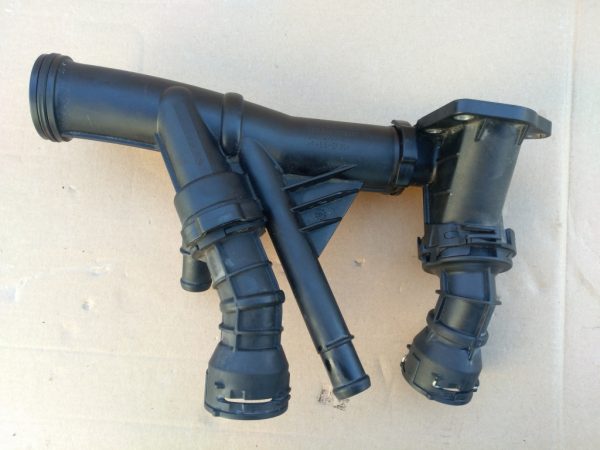 Tubulatura apa Audi A3 8V 2.0 tdi DEJ 04L121026F 04L 121 026 F - Dezmembrari Auto