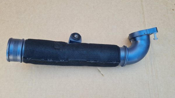 Tubulatura intercooler VW Passat B8 2.0 tdi 04L145762B 04L 145 762 B - Dezmembrari Auto
