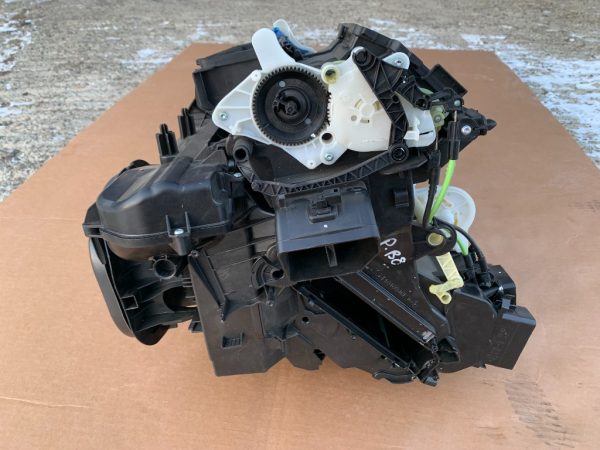 Tulumba aer VW Passat B8 - Dezmembrari Auto - imagine 3