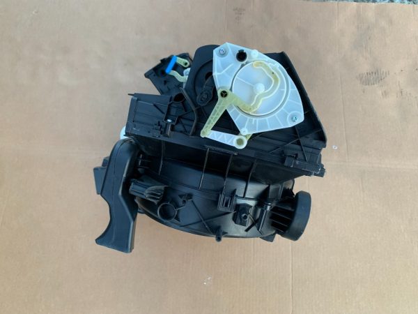 Tulumba aer VW Passat B8 - Dezmembrari Auto - imagine 4