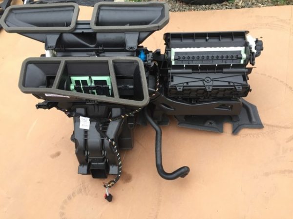 Tulumba habitaclu cu motorase VW Golf 7 5Q0907511A 5Q18160065AD - Dezmembrari Auto