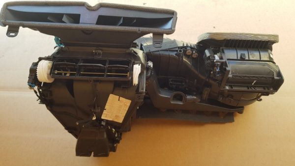 Tulumba clima din bord VW Jetta din 2016 5C1820003GG 5C1 820 003 GG - Dezmembrari Auto - imagine 2