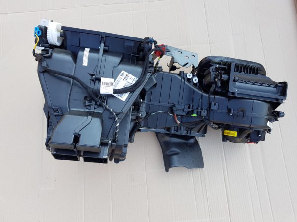 Tulumba completa Audi A3 8P 8P1820003R 8P1 820 003 R - Dezmembrari Auto