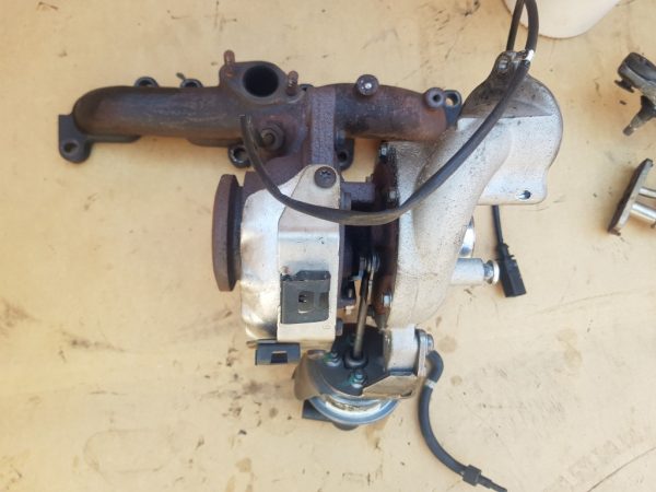 Turbina audi A3 8P 1.6 tdi CAY 03L253016T 03L 253 016 T - Dezmembrari Auto