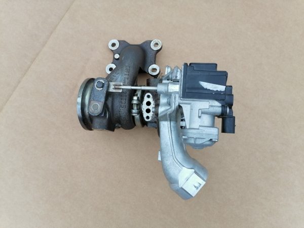 Turbina VW Passat B8 1.4 tsi CUK 04E145721G 04E 145 721 G - Dezmembrari Auto