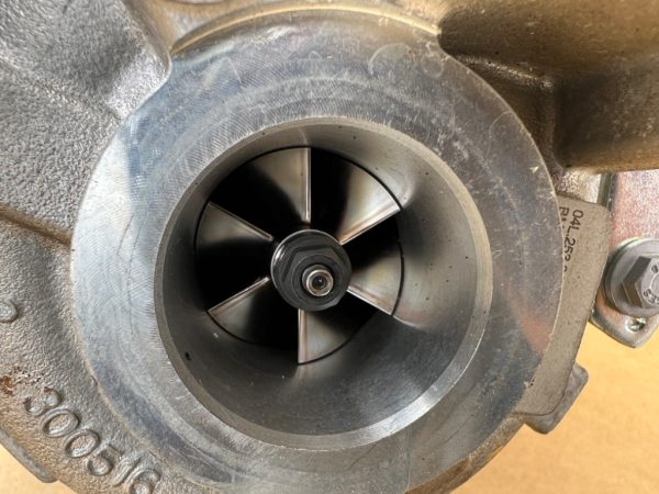 Turbosuflanta Audi A6 4G C7 04L253019A 04L 253 019 A 2.0 tdi CSU 04L253020N 04L 253 020 N - Dezmembrari Auto - imagine 2