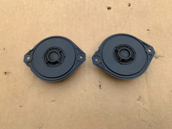 Tweeter VW Caddy 2005 2006 2007 2008 2009 2K0035411A 2K0 035 411 A - Dezmembrari Auto