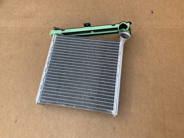 Radiator caldura habitaclu VW Passat B8 5Q0819031 5Q0 819 031 VALEO - Dezmembrari Auto