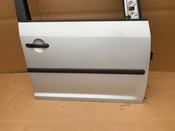 Usa dreapta fata VW Caddy life din 2003 2004 2005 2006 2007 2008 2009 - Dezmembrari Auto - imagine 4