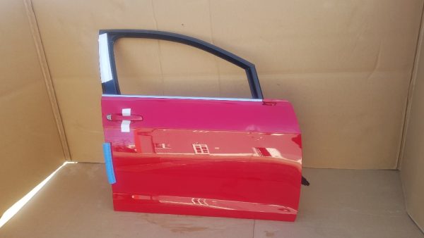 Usa dreapta fata VW Golf 7 culoare rosu tornado ly3d - Dezmembrari Auto