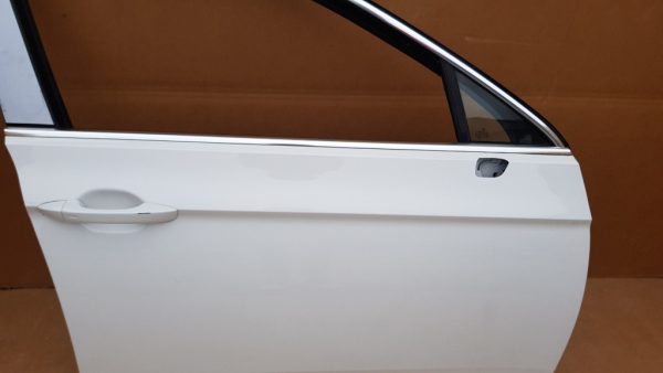 Usa dreapta fata VW Passat B8 culoare alb LC9A - Dezmembrari Auto - imagine 3