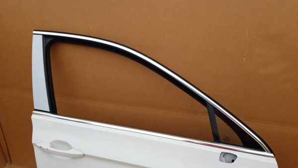 Usa stanga fata VW Passat B8 culoare alb LC9A - Dezmembrari Auto - imagine 3