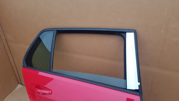 Usa dreapta spate VW Golf 7 hatchback culoare rosu LY3D - Dezmembrari Auto - imagine 2