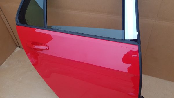 Usa dreapta spate VW Golf 7 hatchback culoare rosu LY3D - Dezmembrari Auto - imagine 3