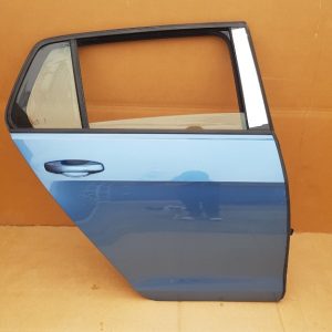 Usa dreapta spate VW Golf 7 hatchback culoare Pacific blue - LA5J - Dezmembrari Auto