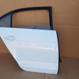Usa dreapta spate VW Jetta 2017 culoare alb LC9A - Dezmembrari Auto