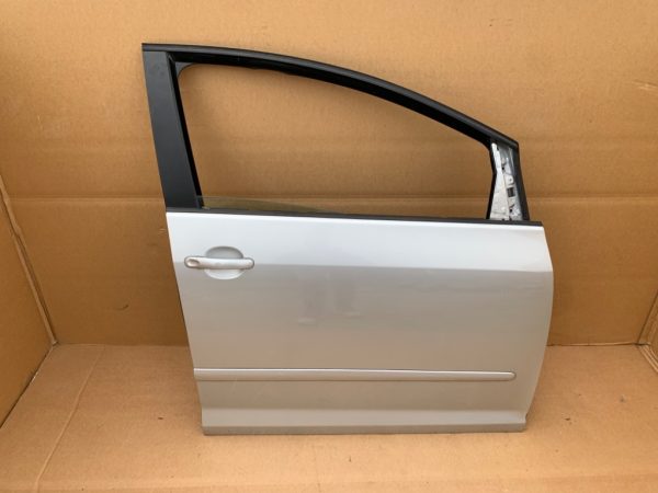 Usa goala dreapta fata VW Golf 5 plus - Dezmembrari Auto