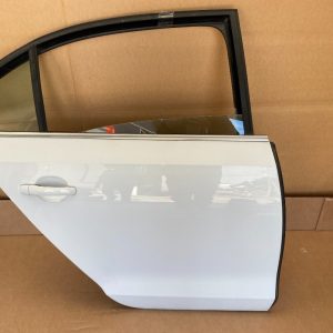 Usa goala dreapta spate VW Jetta 2017 alb lc9a - Dezmembrari Auto