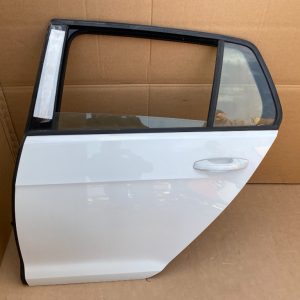 Usa goala stanga spate VW Golf 7 2016 hatchback alba - Dezmembrari Auto