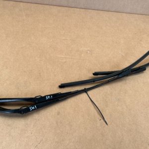 Brate stergator stanga dreapta Audi A4 B8 8K1955407 8K1955408 8K1 955 407 8K1 955 408 - Dezmembrari Auto