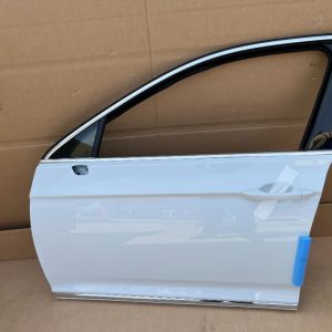 Usa stanga fata VW Passat B8.5 din 2023 la 0 km culoare LC9A - Dezmembrari Auto