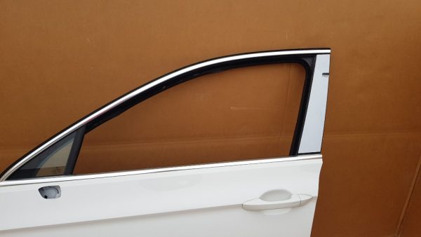 Usa stanga fata VW Passat B8 culoare alb LC9A - Dezmembrari Auto - imagine 2