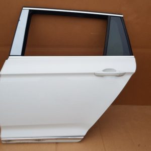 Usa stanga spate VW Passat B8 combi culoare alb LC9A - Dezmembrari Auto