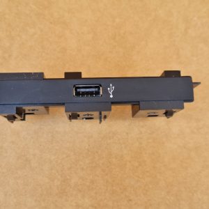 USB cu suport VW Touran 2017 5Q0035726B 5Q0 035 726 B 5TA863324A 5TA 863 324 A - Dezmembrari Auto
