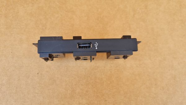 USB cu suport VW Touran 2017 5Q0035726B 5Q0 035 726 B 5TA863324A 5TA 863 324 A - Dezmembrari Auto