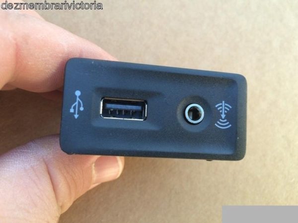 USB VW Passat B8 2015 5G0035222F - Dezmembrari Auto