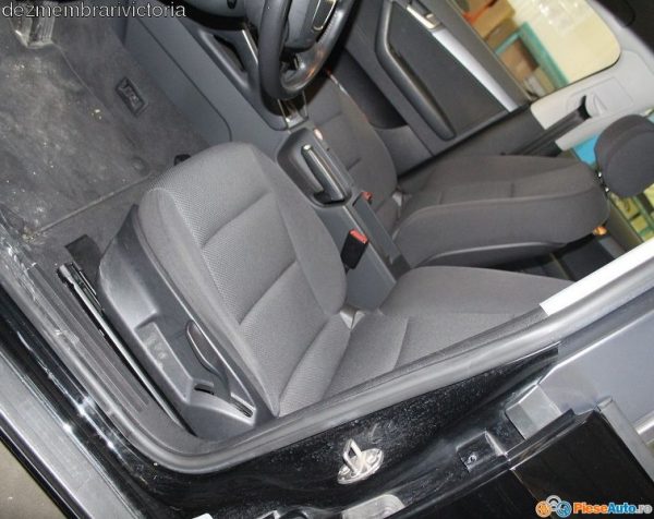Audi A3 8P facelift 2011 2.0 tdi CFG 170 cp - senzori parcare fata si spate - Dezmembrari Auto - imagine 6