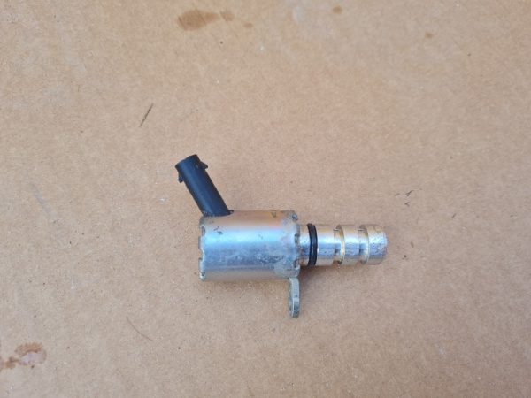 Valva presiune ulei VW Golf 7 1.4 tsi 04E906455P 04E 906 455 P - Dezmembrari Auto